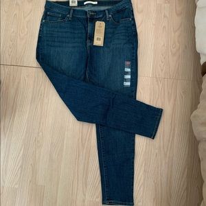 NWT Levi’s skinny jeans
